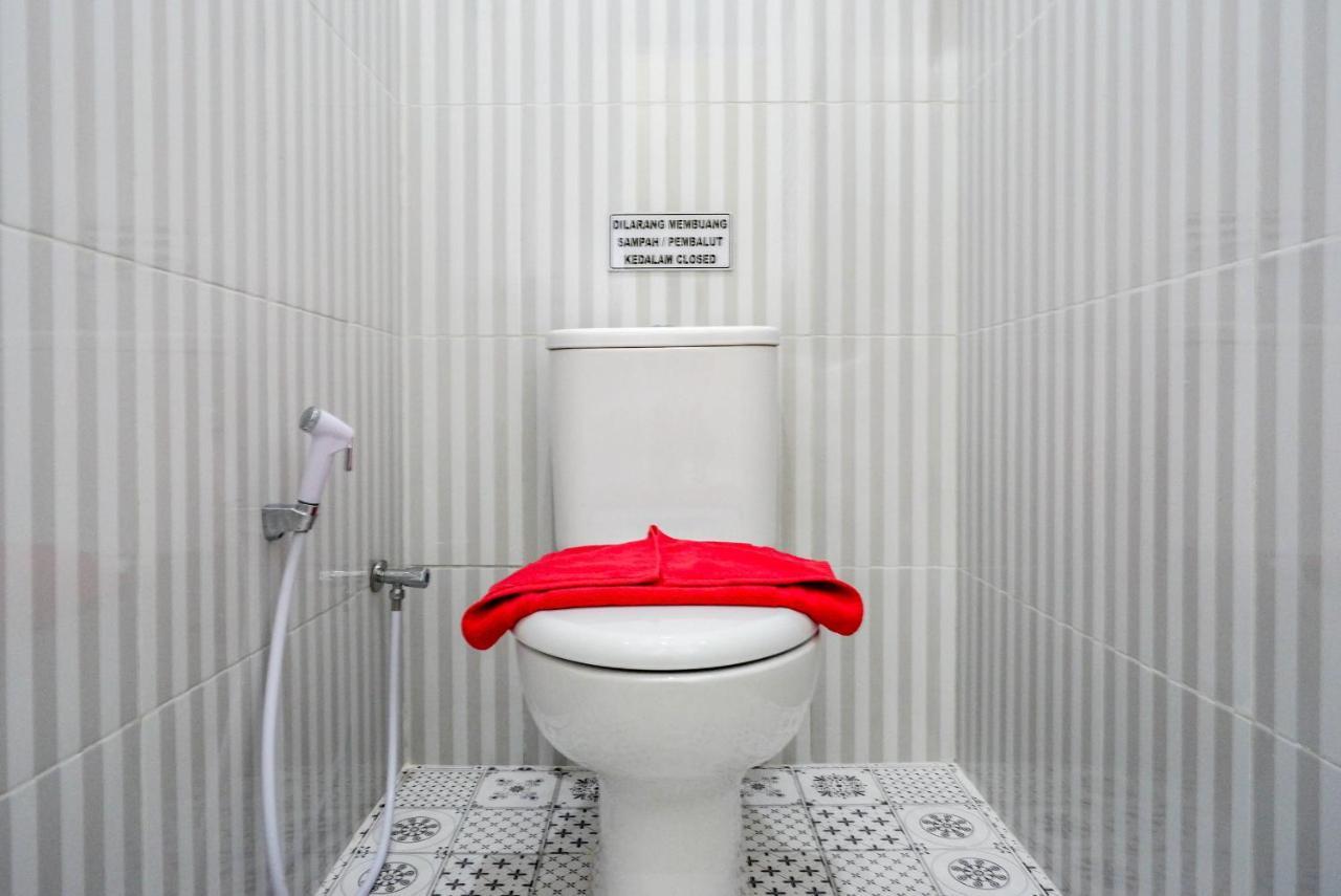 Reddoorz Near Rita Supermall Purwokerto 2 Екстер'єр фото