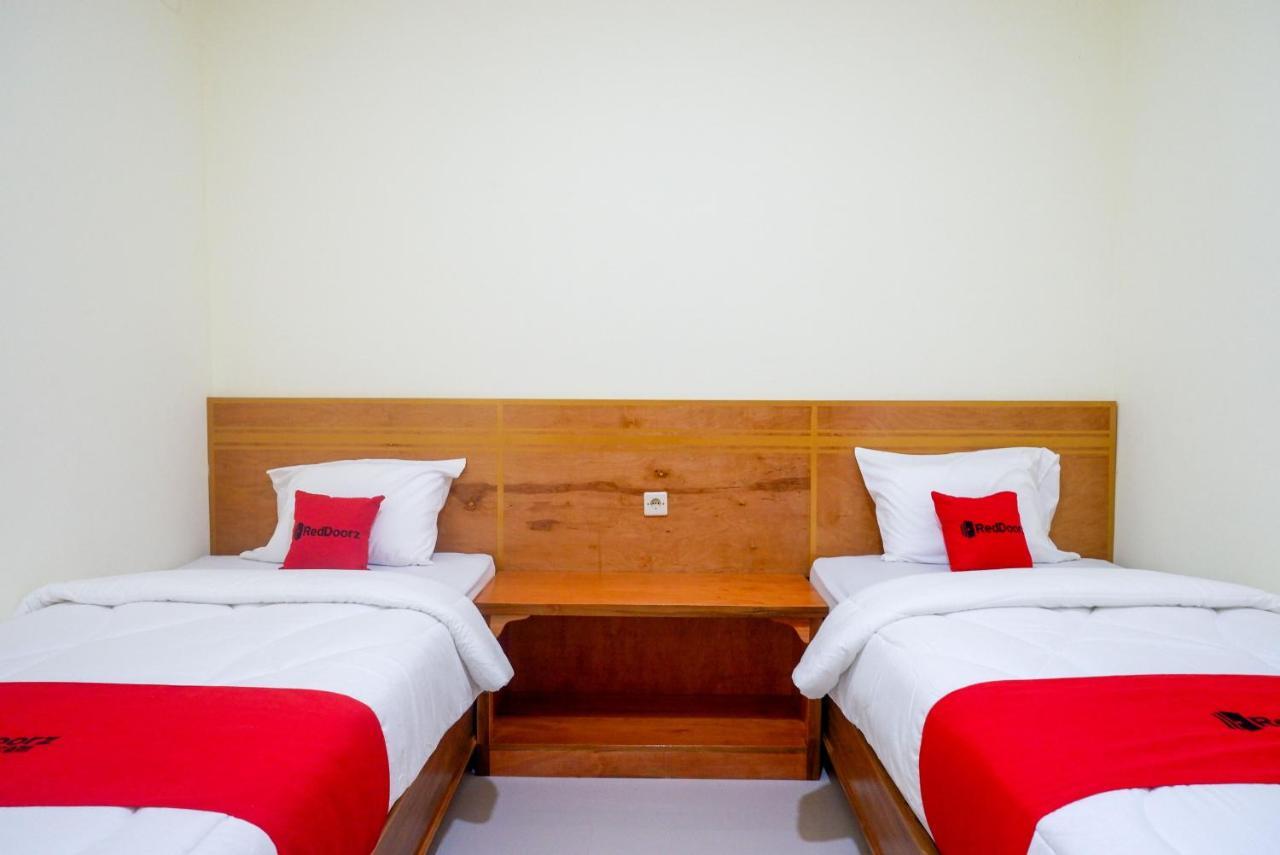 Reddoorz Near Rita Supermall Purwokerto 2 Екстер'єр фото