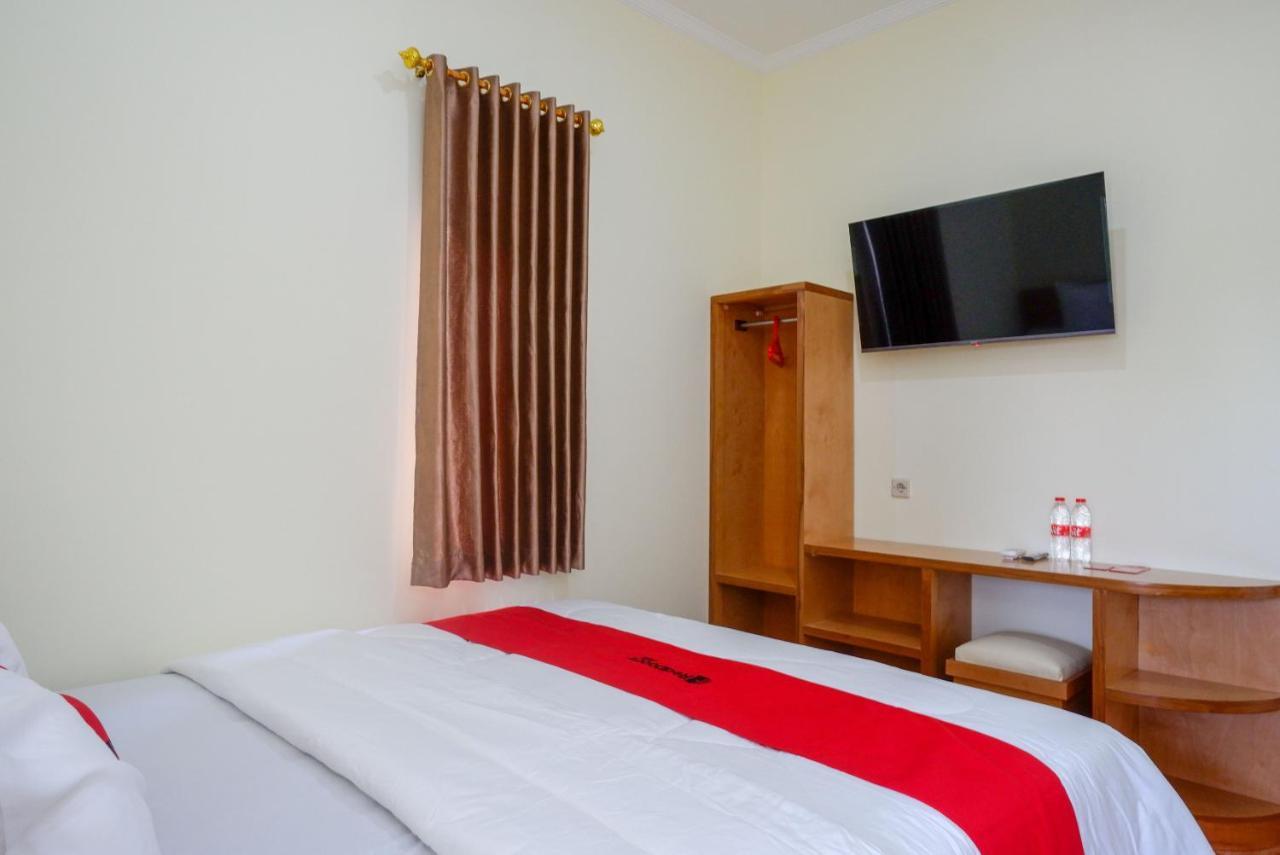 Reddoorz Near Rita Supermall Purwokerto 2 Екстер'єр фото