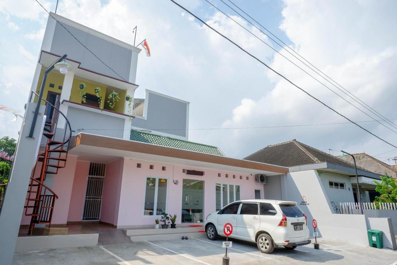 Reddoorz Near Rita Supermall Purwokerto 2 Екстер'єр фото