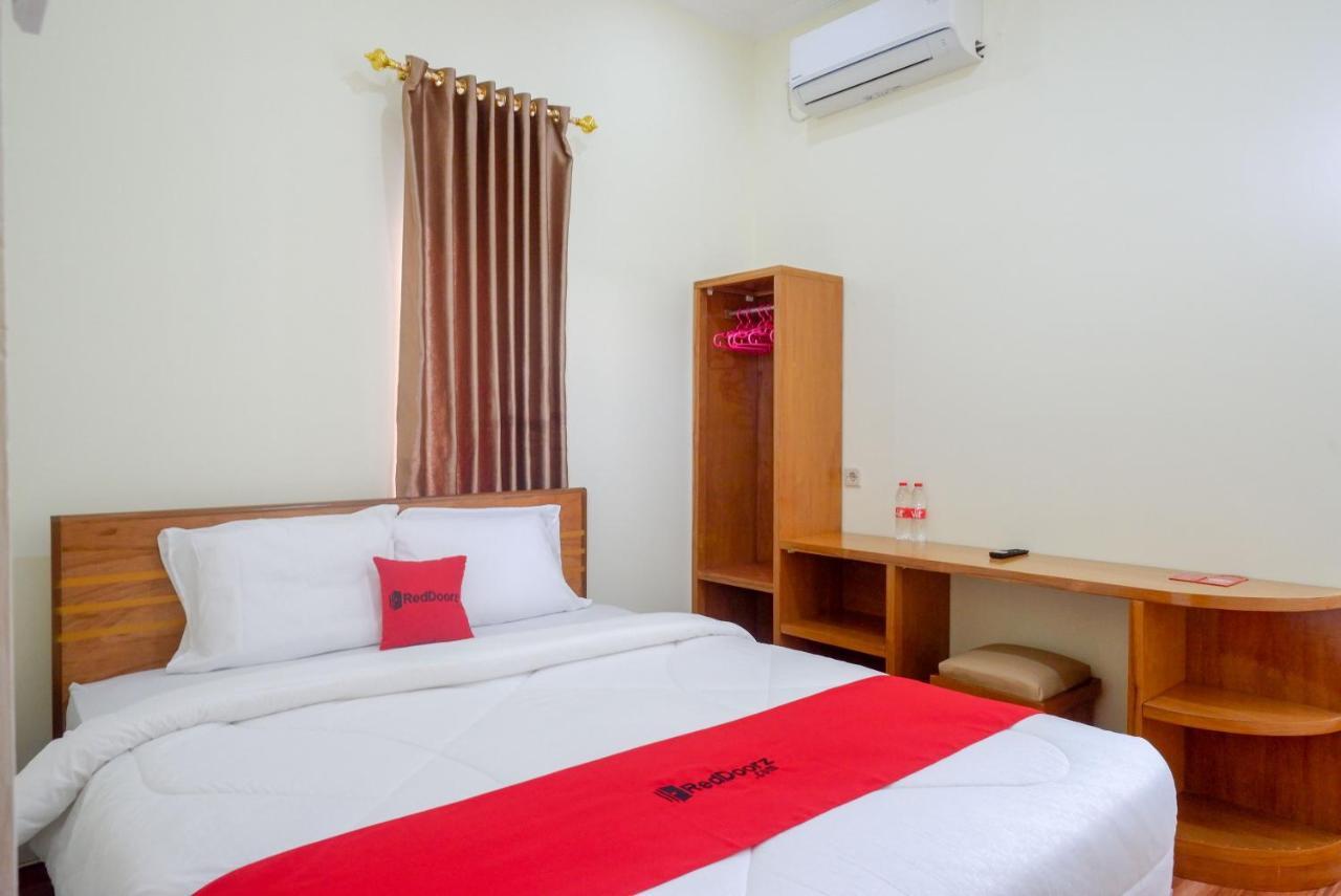 Reddoorz Near Rita Supermall Purwokerto 2 Екстер'єр фото