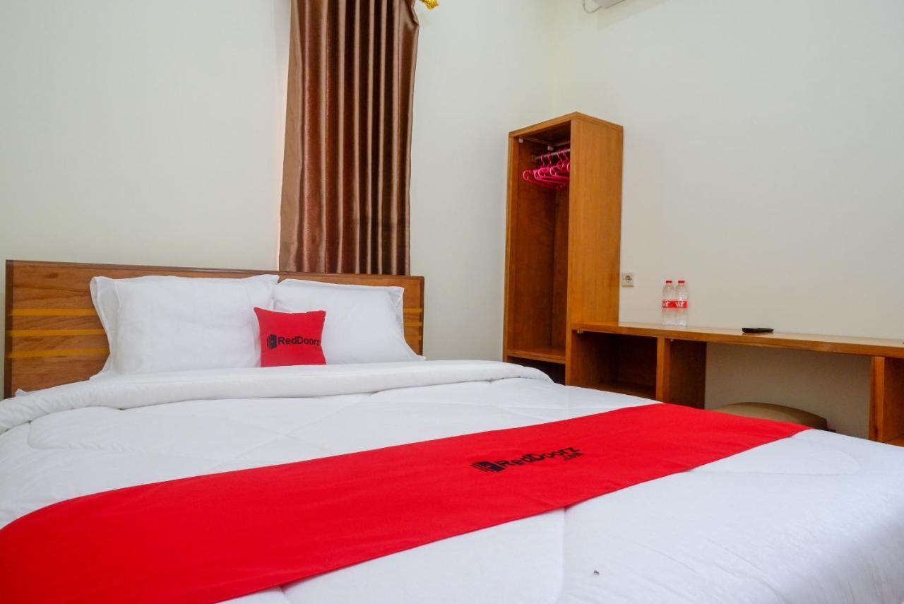 Reddoorz Near Rita Supermall Purwokerto 2 Екстер'єр фото