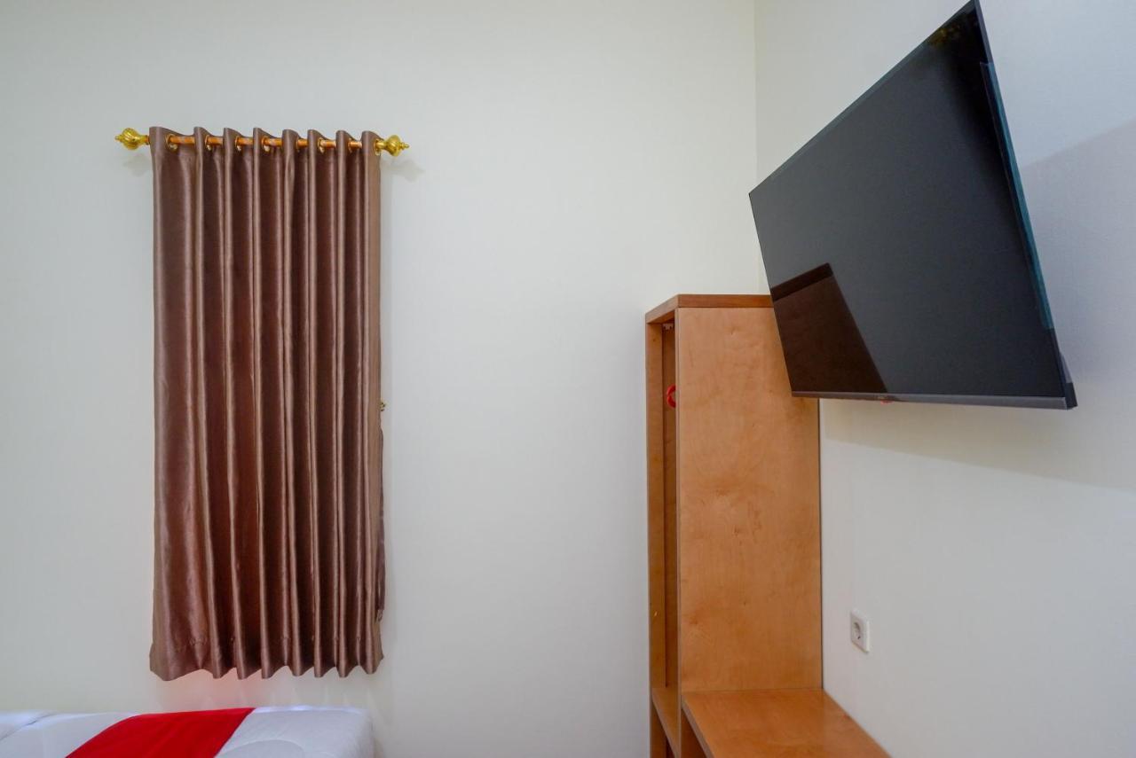 Reddoorz Near Rita Supermall Purwokerto 2 Екстер'єр фото