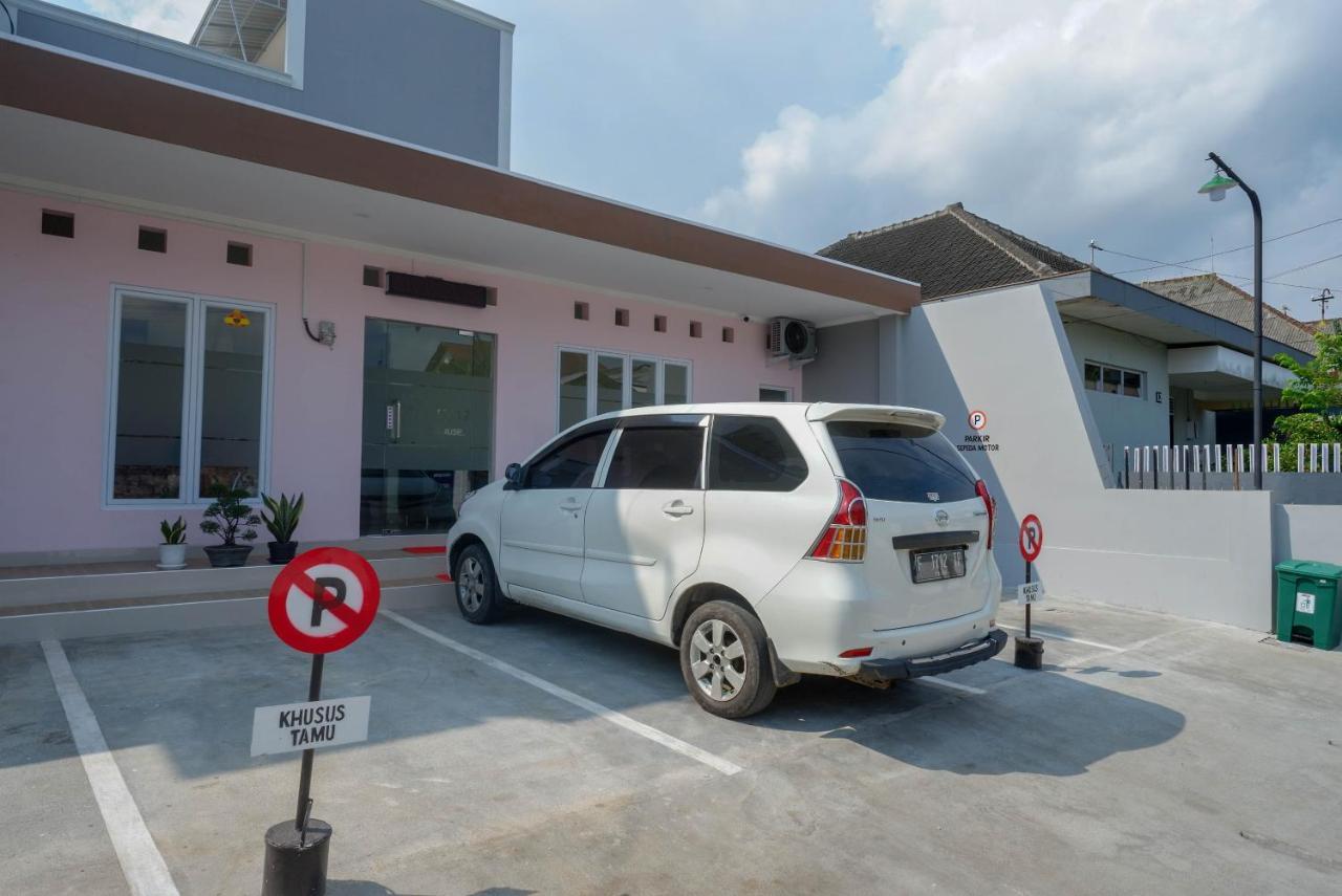 Reddoorz Near Rita Supermall Purwokerto 2 Екстер'єр фото