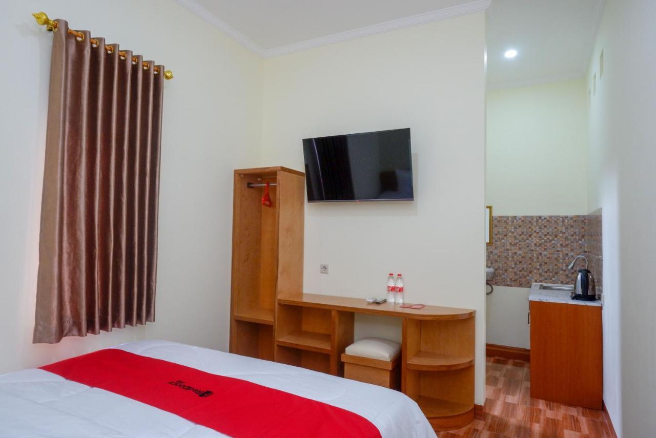 Reddoorz Near Rita Supermall Purwokerto 2 Екстер'єр фото