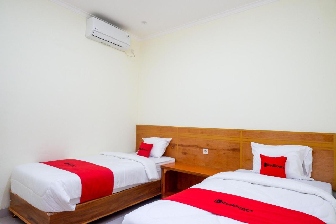 Reddoorz Near Rita Supermall Purwokerto 2 Екстер'єр фото