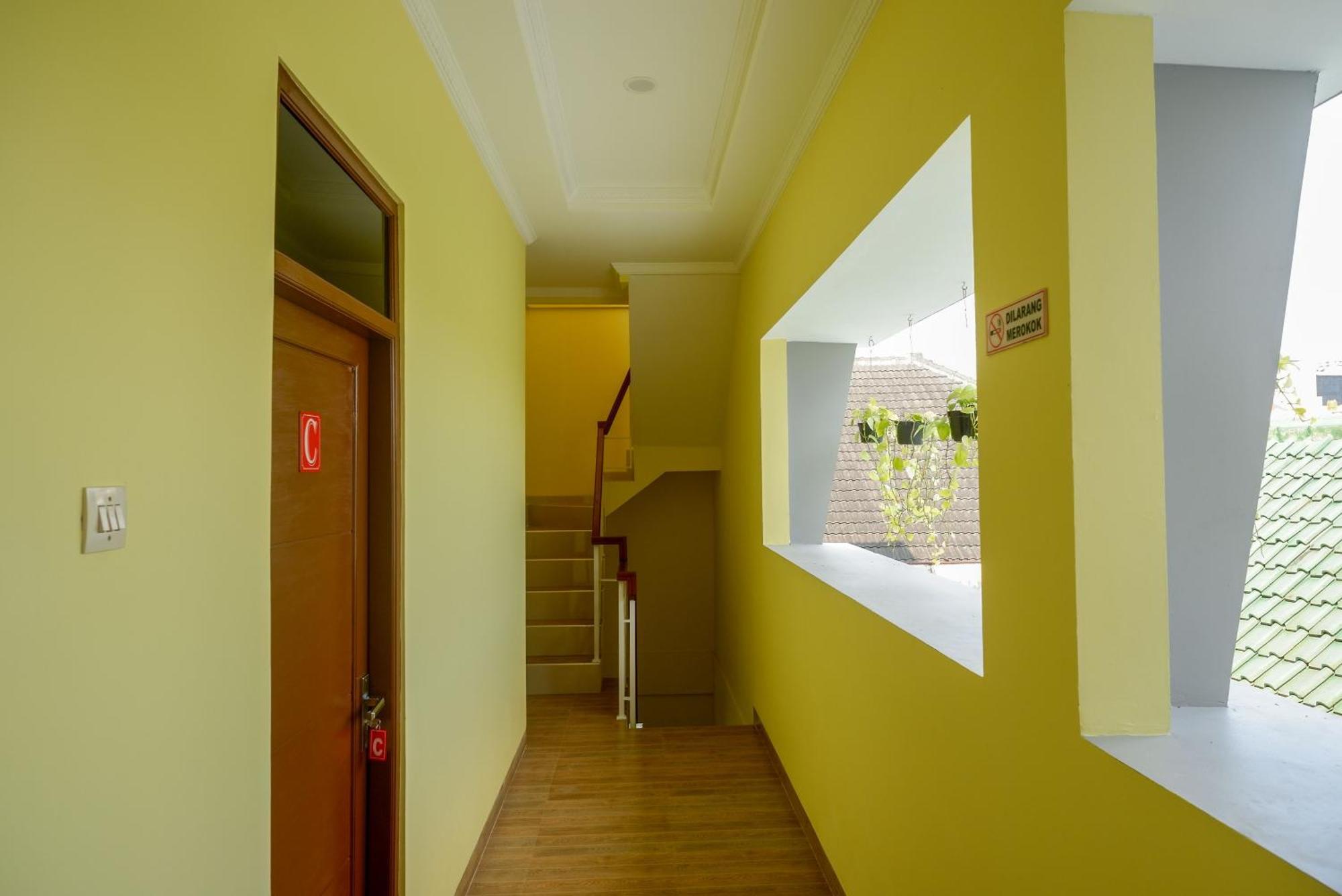 Reddoorz Near Rita Supermall Purwokerto 2 Екстер'єр фото