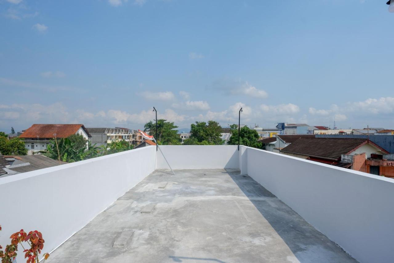 Reddoorz Near Rita Supermall Purwokerto 2 Екстер'єр фото