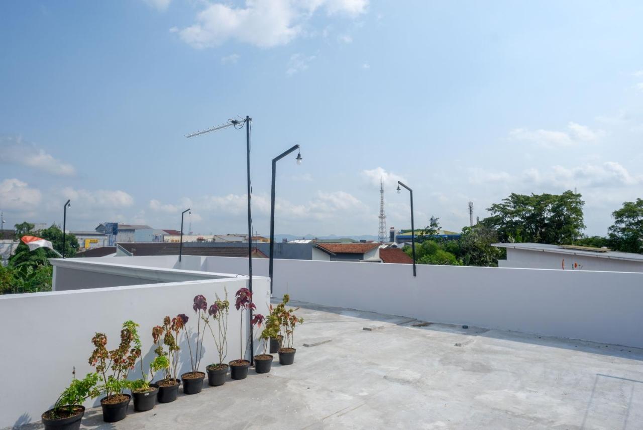 Reddoorz Near Rita Supermall Purwokerto 2 Екстер'єр фото