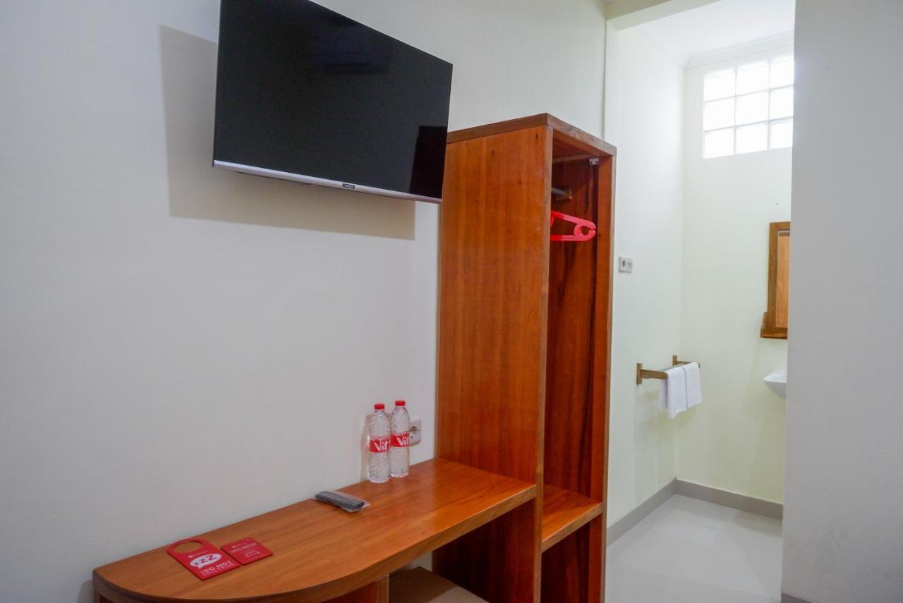 Reddoorz Near Rita Supermall Purwokerto 2 Екстер'єр фото