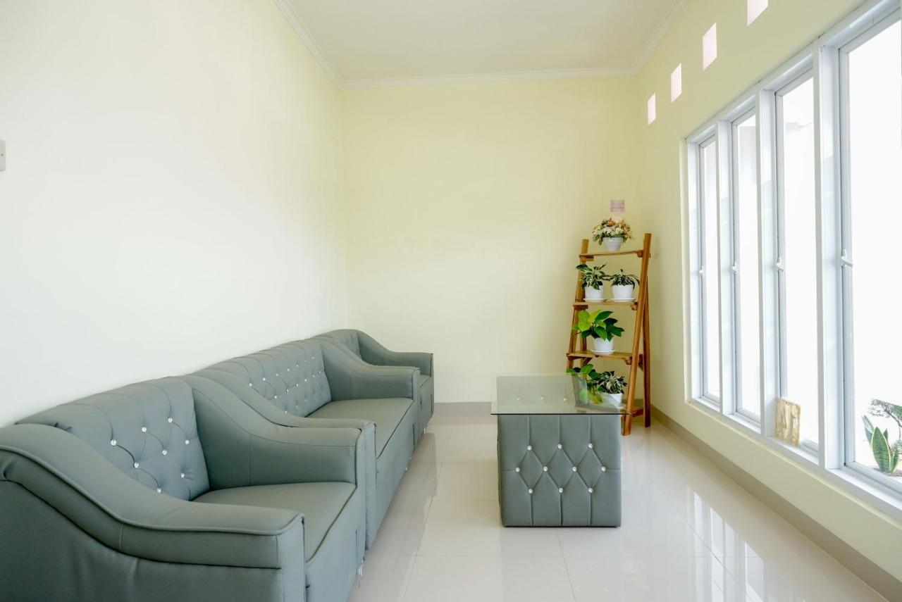Reddoorz Near Rita Supermall Purwokerto 2 Екстер'єр фото