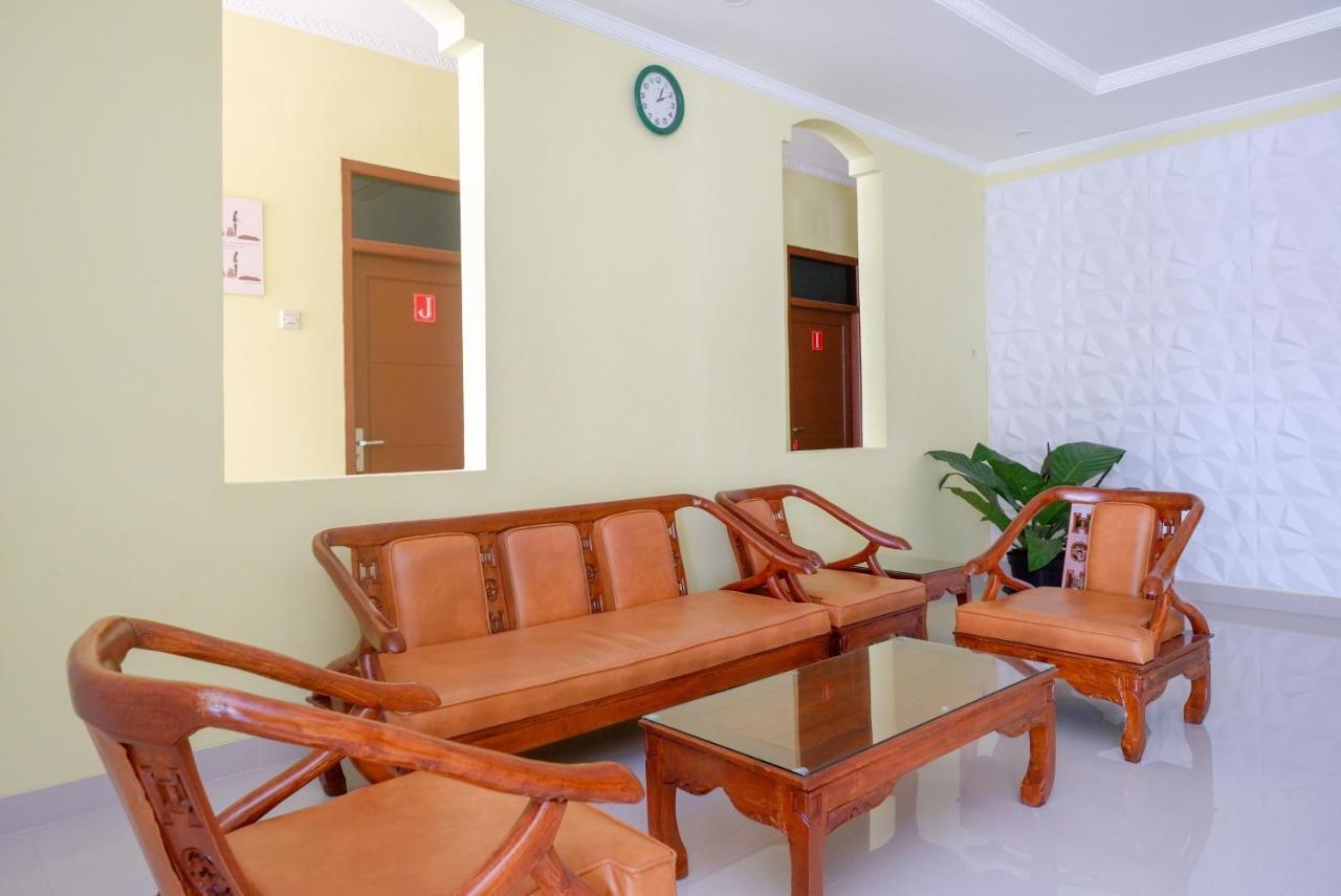 Reddoorz Near Rita Supermall Purwokerto 2 Екстер'єр фото