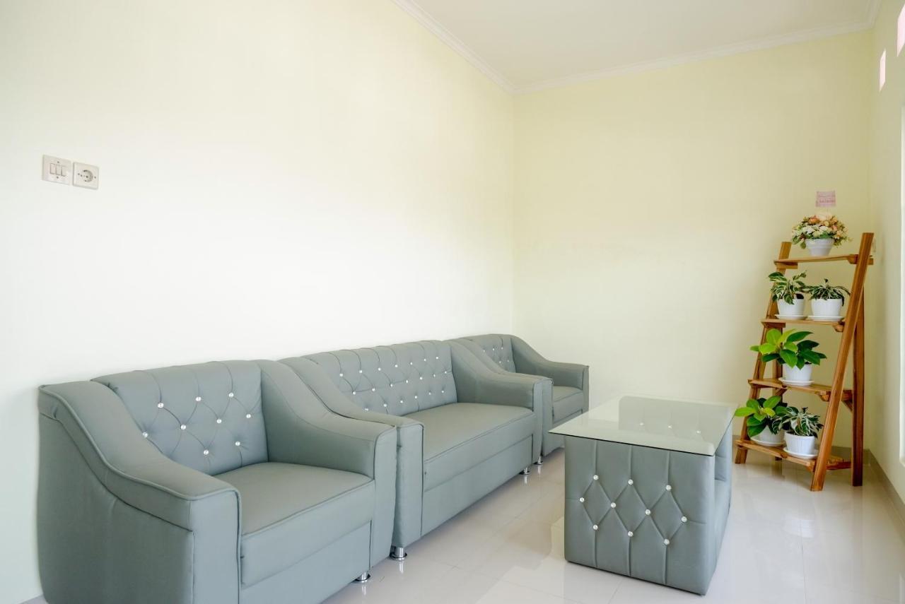Reddoorz Near Rita Supermall Purwokerto 2 Екстер'єр фото