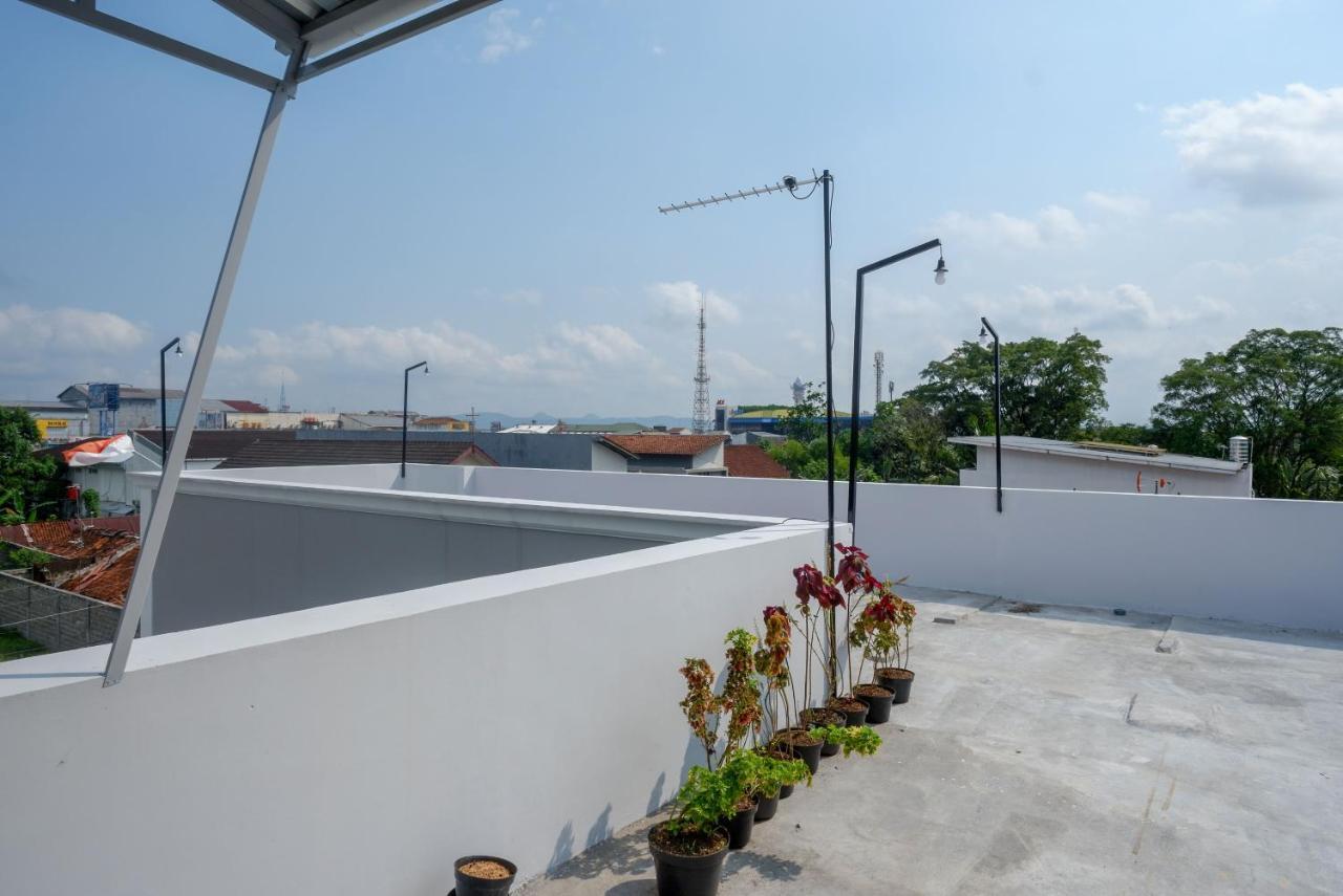 Reddoorz Near Rita Supermall Purwokerto 2 Екстер'єр фото