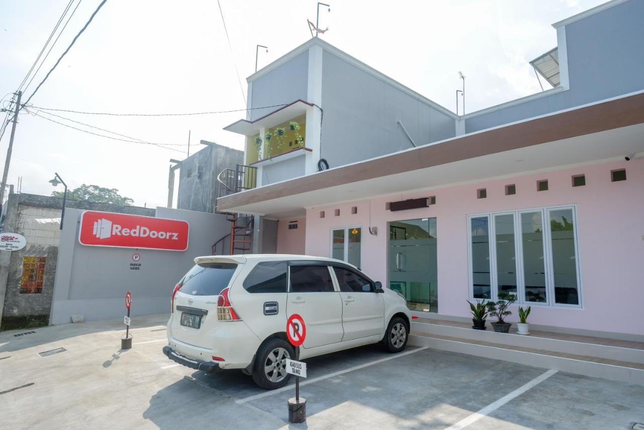 Reddoorz Near Rita Supermall Purwokerto 2 Екстер'єр фото