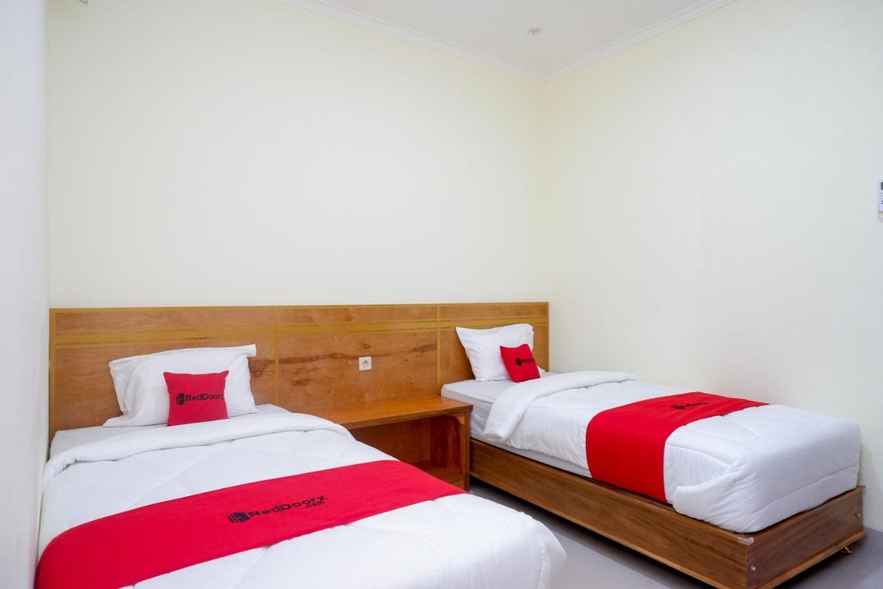Reddoorz Near Rita Supermall Purwokerto 2 Екстер'єр фото