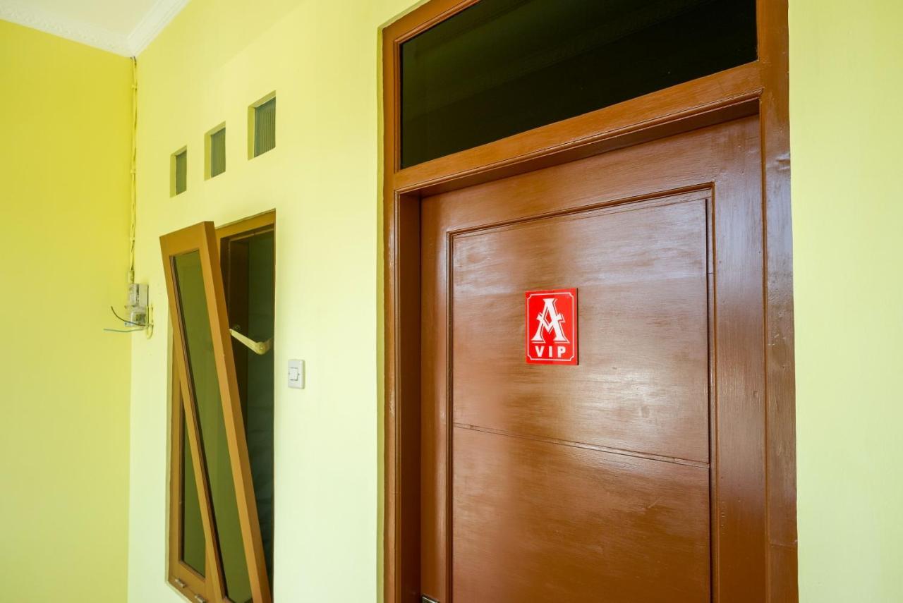 Reddoorz Near Rita Supermall Purwokerto 2 Екстер'єр фото