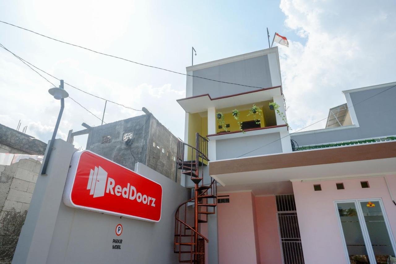 Reddoorz Near Rita Supermall Purwokerto 2 Екстер'єр фото